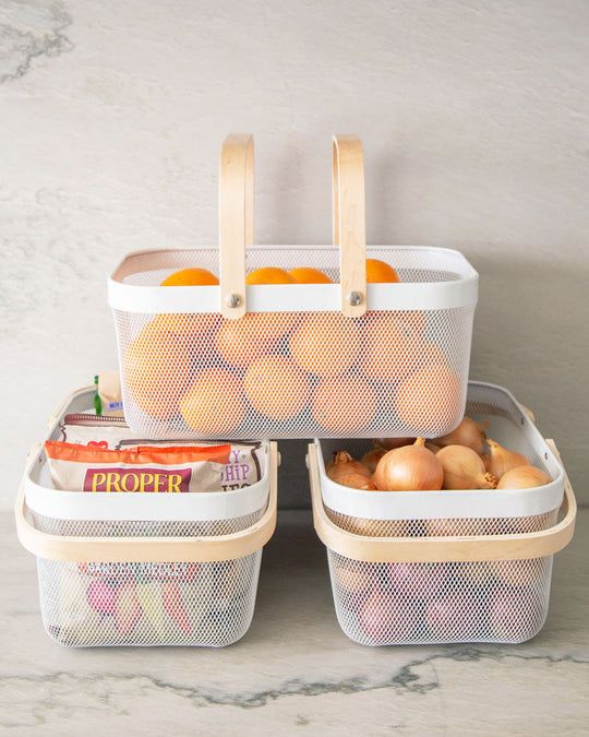 Large Metal Mesh Fruit and Vegetable Basket with Wooden Handles – Modern Kitchen Counter Storage Organizer