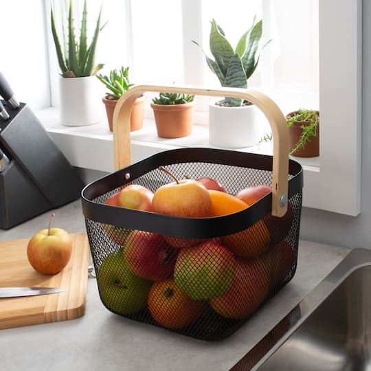 Modern Metal Mesh Fruit Basket with Wooden Handle – Stylish Kitchen Counter Storage for Fruits and Vegetables