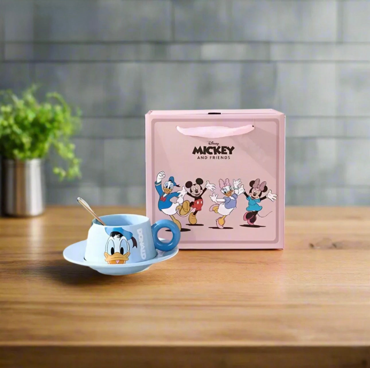 Disney Mickey & Friends Cup & Saucer Gift Set – Donald Duck Edition